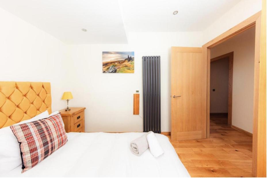 Luxury Cottage With Stunning Views Near Fairy Pools - School House 3 Carbost  Εξωτερικό φωτογραφία