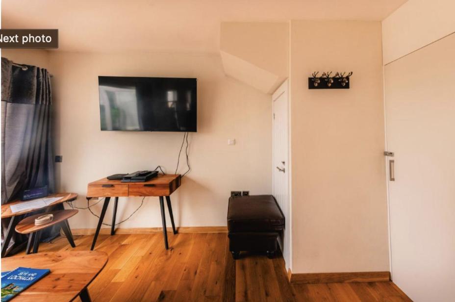 Luxury Cottage With Stunning Views Near Fairy Pools - School House 3 Carbost  Εξωτερικό φωτογραφία